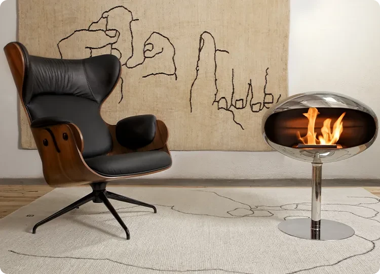 Cocoon Fires Pedestal ze stali nierdzewnej w aranżacji salonu
