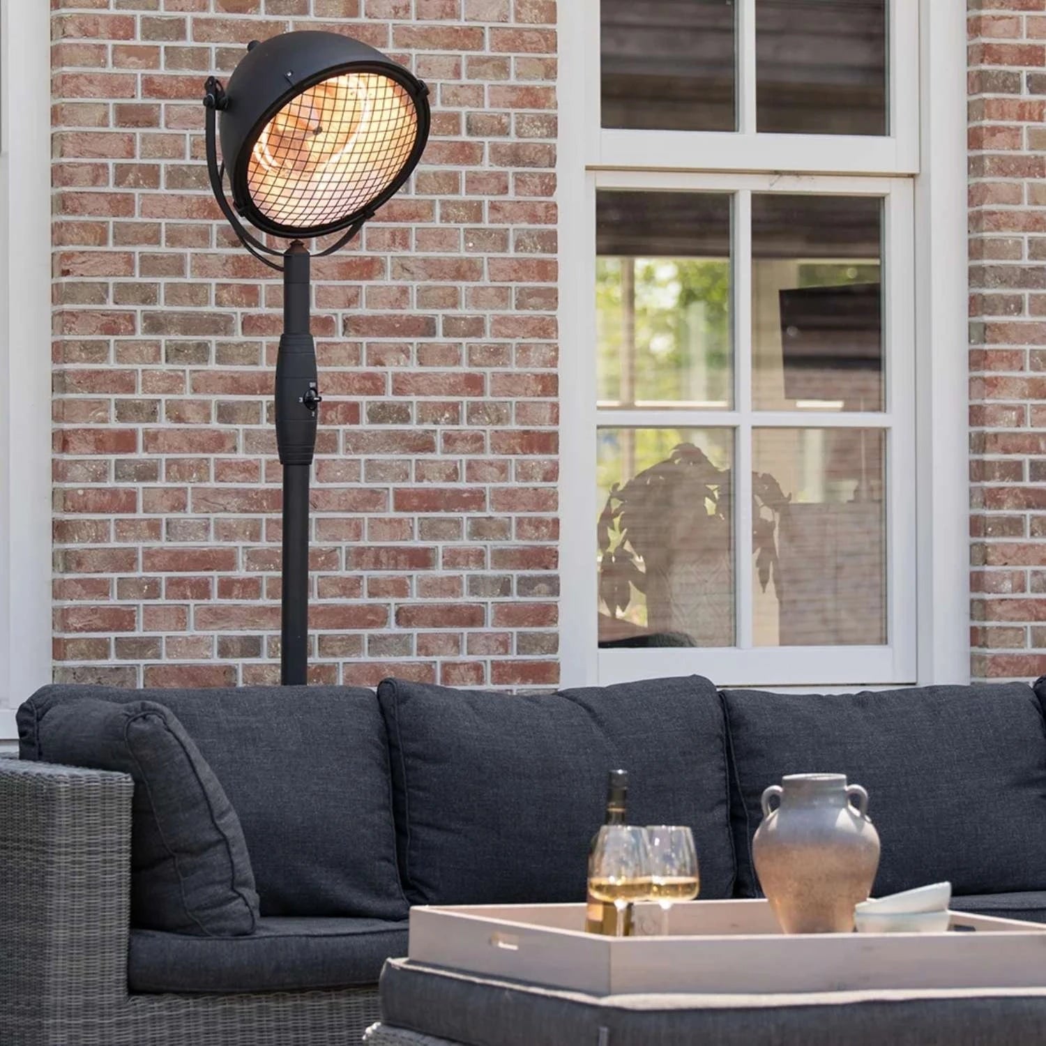 Indus Bright – wolnostojący ogrzewacz tarasowy 2100W